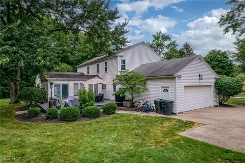 Exterior - 390 Willard Rd, Aurora, OH 44202 photo 2 of 8