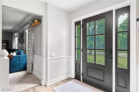 Entry Way - 390 Willard Rd, Aurora, OH 44202 photo 2 of 7