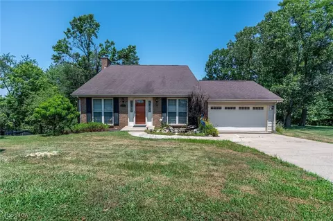 24 Heather Cir, Washington, WV 26181