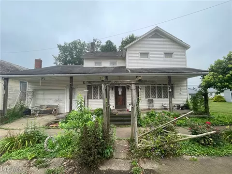 223 4th St, Lowell, OH 45744