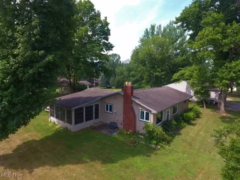 6120 Vale View Dr SW, Sherrodsville, OH 44675
