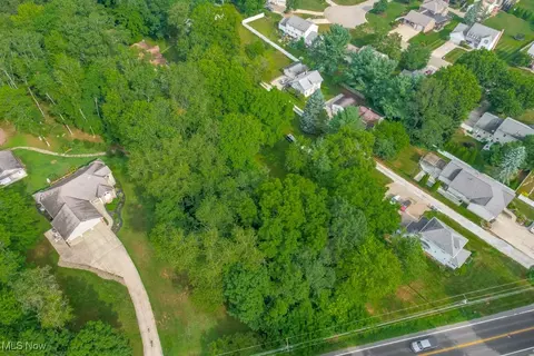 Wales Road Ne, Massillon, OH 44646