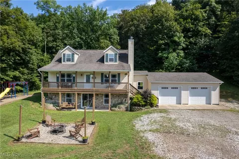 240 Dover Rd, Washington, WV 26181