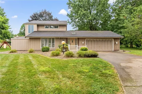 4726 Tanglewood Cir NE, Canton, OH 44714