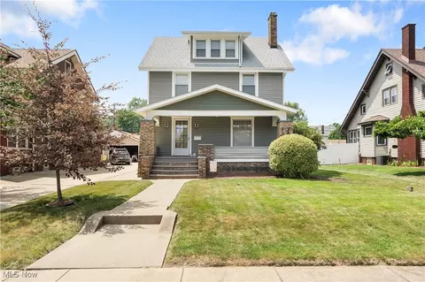 327 Bellflower Ave NW, Canton, OH 44708
