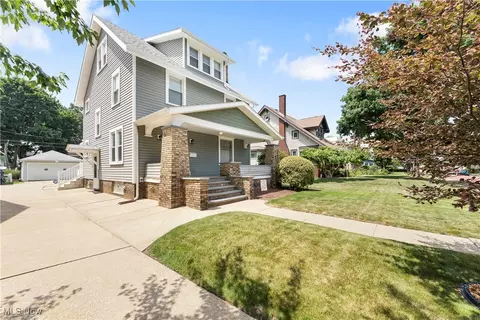 Exterior - 327 Bellflower Ave NW, Canton, OH 44708 photo 11 of 14