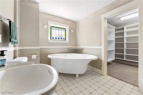 Bath - 327 Bellflower Ave NW, Canton, OH 44708 photo 2 of 3