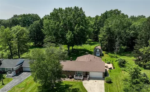 7926 Wright Rd, Broadview Heights, OH 44147 photo 3