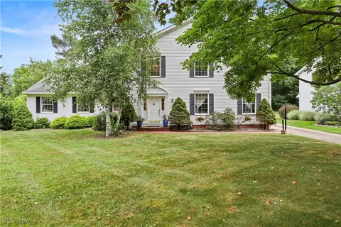 8253 Kirtland Chardon Rd, Kirtland, OH 44094