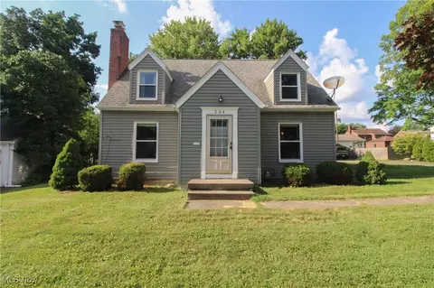 204 S Cadillac Dr, Youngstown, OH 44512