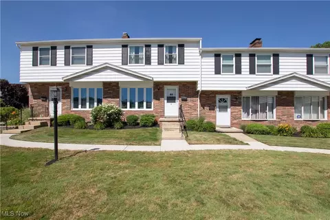 6486 State Rd #C2, Parma, OH 44134