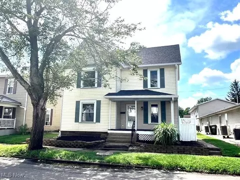 318 S River St, Newcomerstown, OH 43832