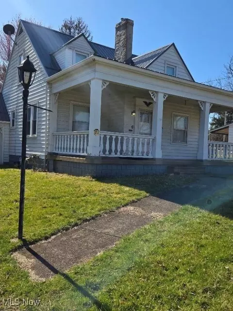 121 Rockdale Rd, Follansbee, WV 26037