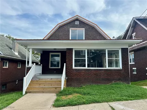 121 Pikeview St, Weirton, WV 26062