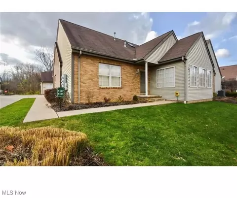 1527 Cambridge Ave SW, North Canton, OH 44709