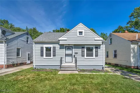 5574 Waterbury Ave, Maple Heights, OH 44137