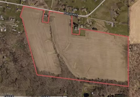 N Pleasant Drive, Unity, OH 44413 photo 3
