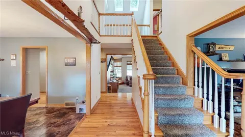 Entry Way - 4855 Forest Glen Trl, Ravenna, OH 44266 photo 2 of 8