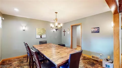 Dining - 4855 Forest Glen Trl, Ravenna, OH 44266 photo 1 of 2