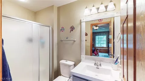 Bath - 4855 Forest Glen Trl, Ravenna, OH 44266 photo 4 of 5