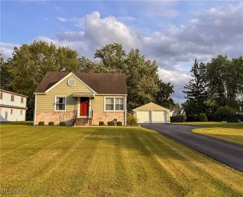 737 Champion Ave W, Warren, OH 44483