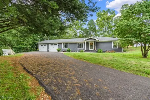 284 Jewell Rd, Parkersburg, WV 26101
