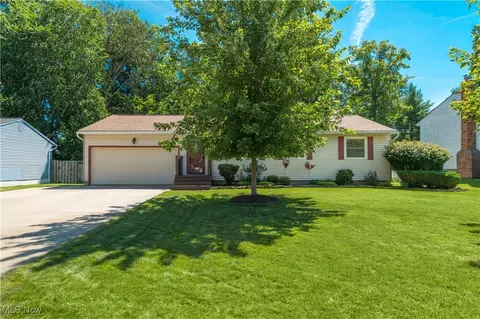 1669 Scarborough Dr, Brunswick, OH 44212