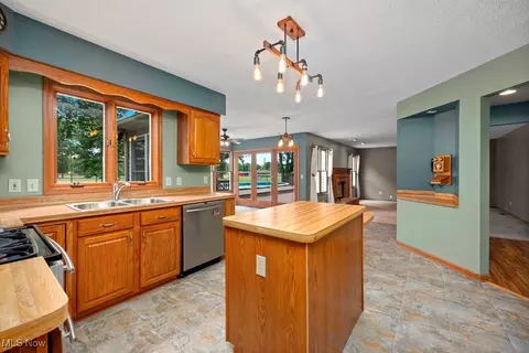 130 Santa Fe Ct, Elyria, OH 44035 photo 11
