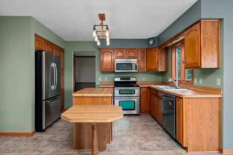 130 Santa Fe Ct, Elyria, OH 44035 photo 15