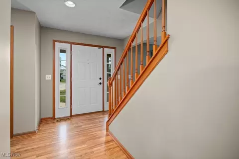 130 Santa Fe Ct, Elyria, OH 44035 photo 4
