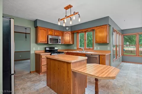 130 Santa Fe Ct, Elyria, OH 44035 photo 14