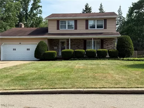 2331 Tanglewood Dr, Salem, OH 44460