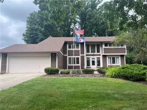13035 S Partridge Dr, Valley View, OH 44125