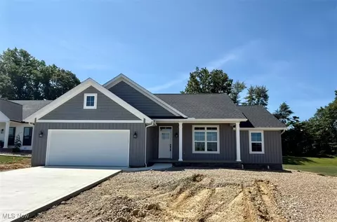 2533 Estate Dr, Wooster, OH 44691