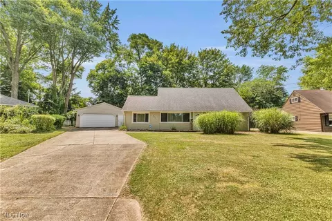 2407 Clyde St, Poland, OH 44514