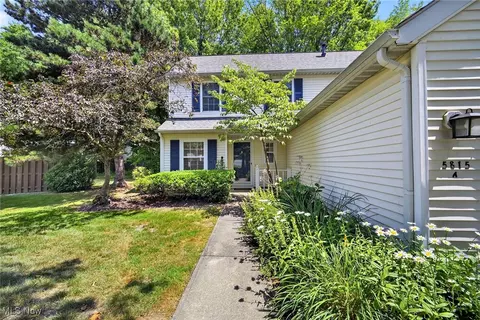 5815 Pineview Ln # -A, Willoughby, OH 44094 photo 2