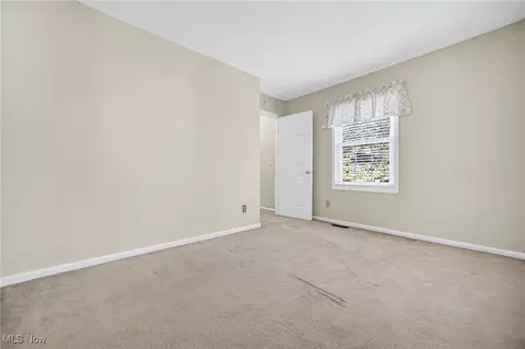 5815 Pineview Ln # -A, Willoughby, OH 44094 photo 34