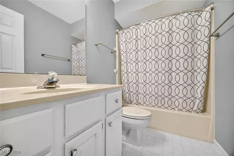 5815 Pineview Ln # -A, Willoughby, OH 44094 photo 33