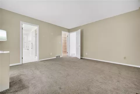 5815 Pineview Ln # -A, Willoughby, OH 44094 photo 16