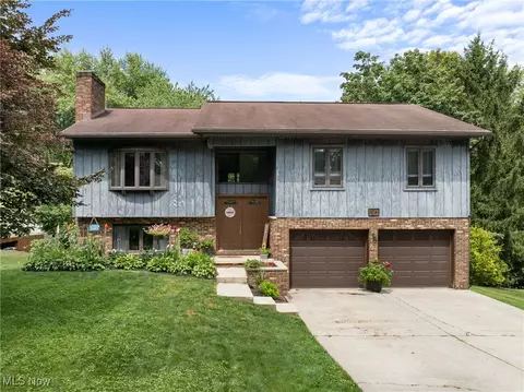 106 Beckett Ct, Saint Clairsville, OH 43950