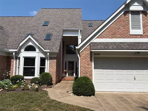 3654 Sparrow Pond Cir, Akron, OH 44333