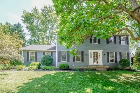 5122 Johnnycake Rdg NE, Canton, OH 44705