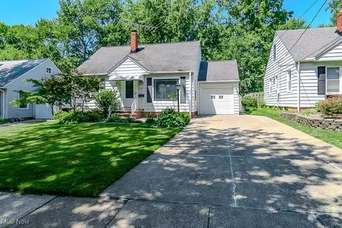 5223 Edenhurst Rd, Lyndhurst, OH 44124