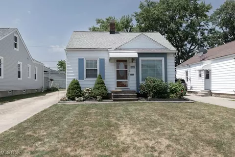 1564 Woodrow Ave, Mayfield Heights, OH 44124