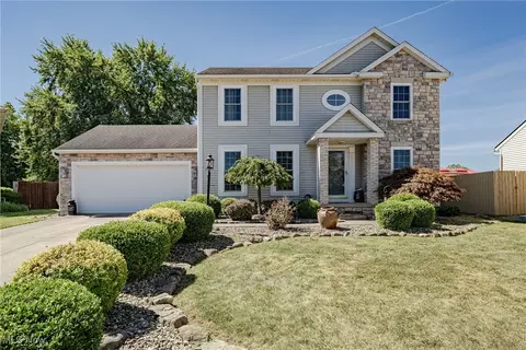 2006 48th St NE, Canton, OH 44705