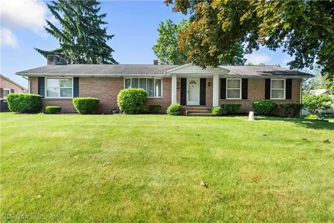 5222 Echovalley St NW, North Canton, OH 44720