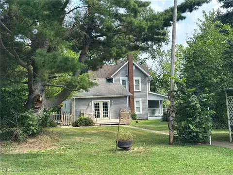 15292 Friendsville Rd, Burbank, OH 44214
