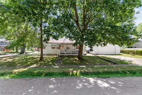 1818 Jefferson Ave, Cuyahoga Falls, OH 44223