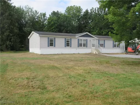1851 Homestead Dr, Jamestown, PA 16134