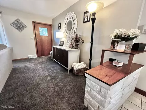 Entry Way - 3933 21st St NW, Canton, OH 44708 photo 1 of 2